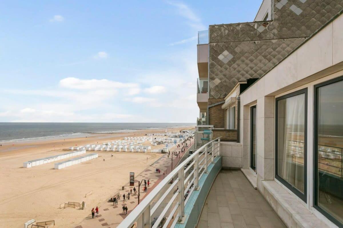 Huswell - Panoramic Seaview Apartment In 'T Zoute Кнокке-Хейст Экстерьер фото