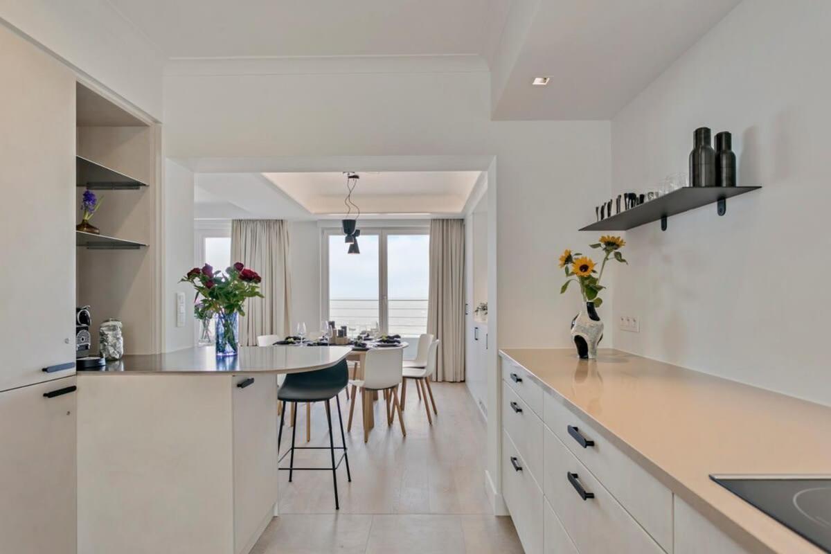 Huswell - Panoramic Seaview Apartment In 'T Zoute Кнокке-Хейст Экстерьер фото