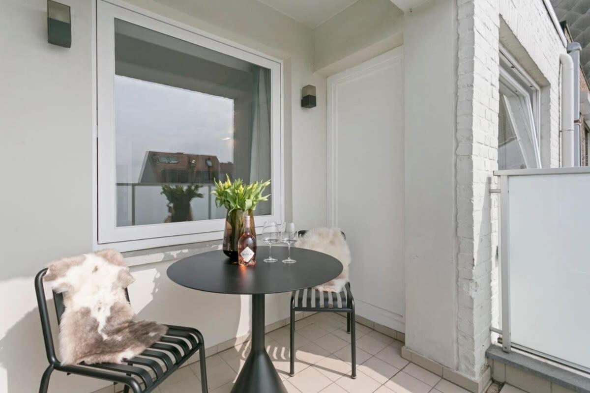 Huswell - Panoramic Seaview Apartment In 'T Zoute Кнокке-Хейст Экстерьер фото